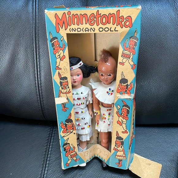Vintage Boy and Girl Indian Dolls - Picture 10 of 11